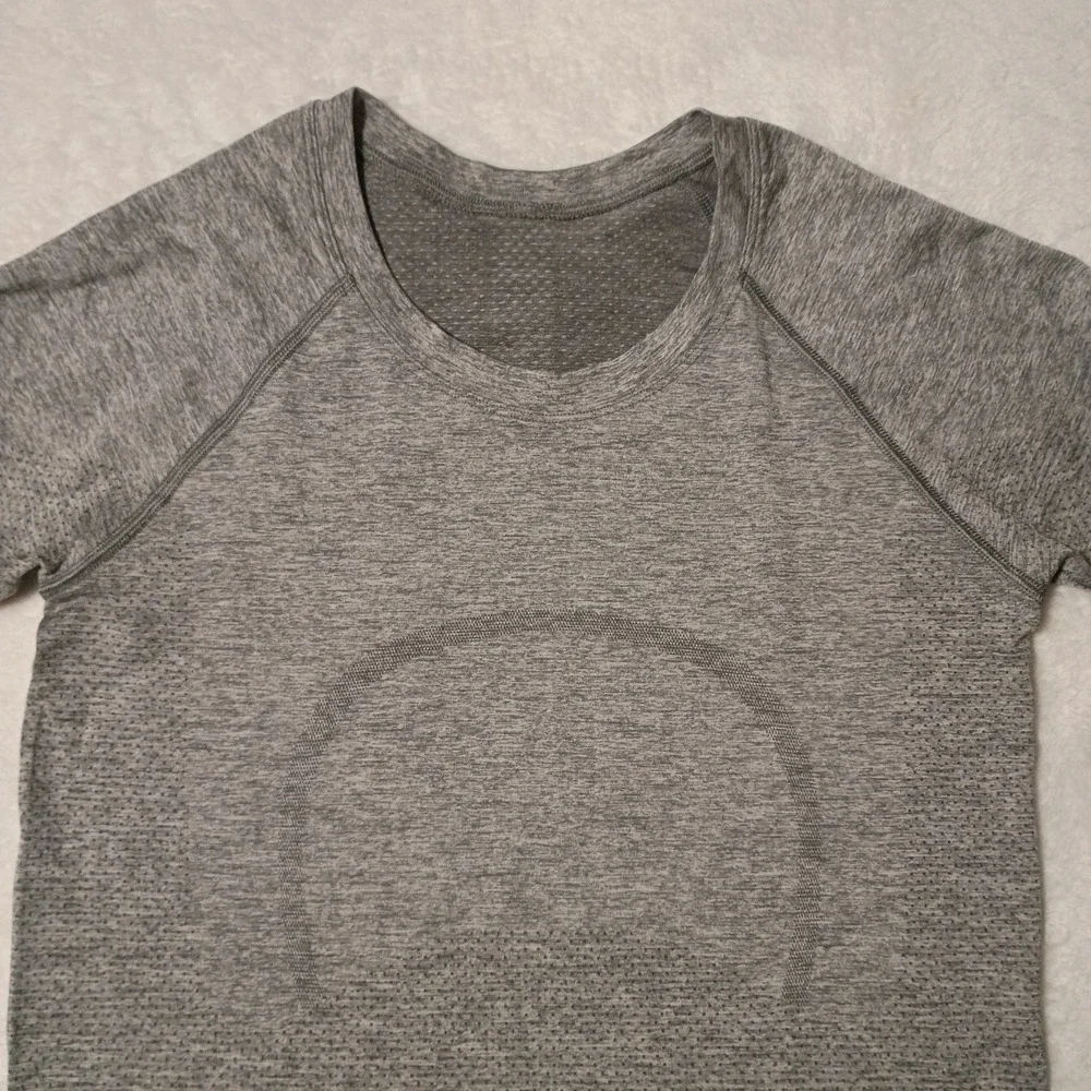 Womens Lululemon Swiftly Tech Long Sleeve Shirt Size 6 Grey